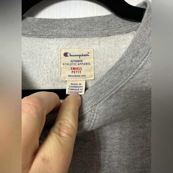 Men’s champion grey sweatshirt size S - Picture 2 of 4